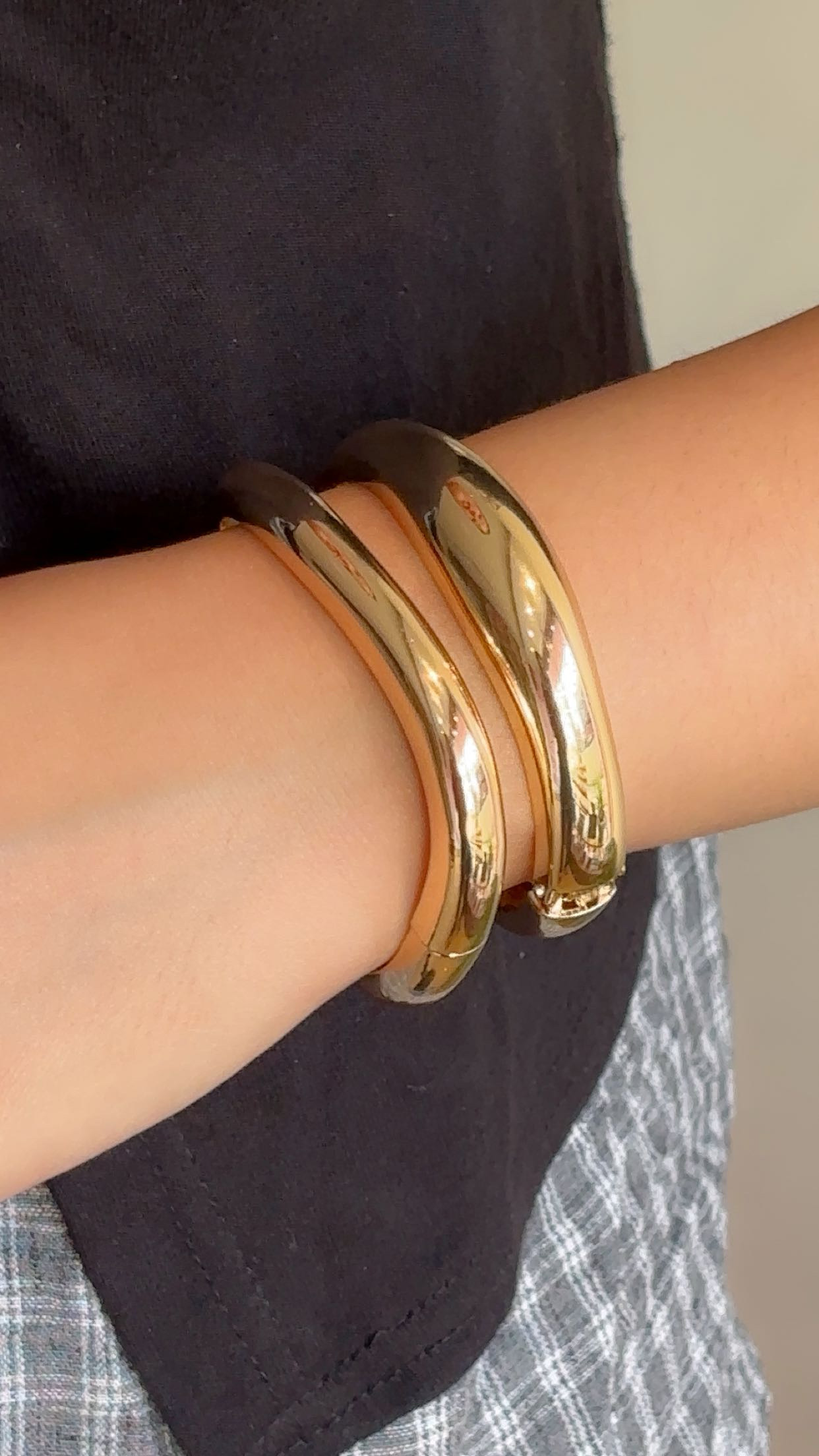 Chuky Irregular Shape Bangle
